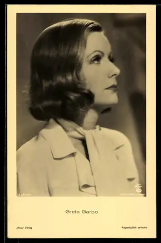 AK Schauspielerin Greta Garbo mit Halstuch