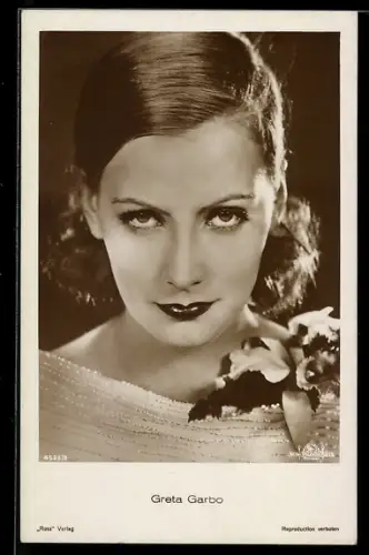 AK Schauspielerin Greta Garbo mit verführerischem Blick