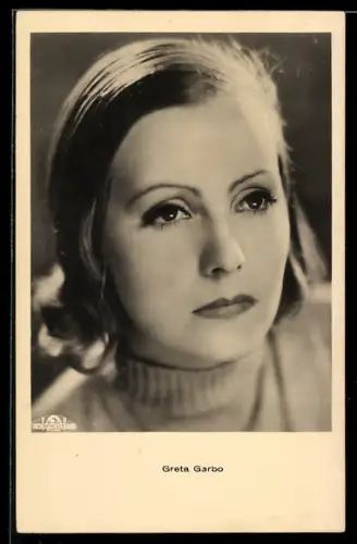 AK Schauspielerin Greta Garbo nachdenklich blickend