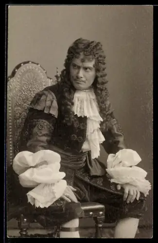 AK Josef Kainz mit Langhaar-Perücke in einer historischen Rolle, Portrait