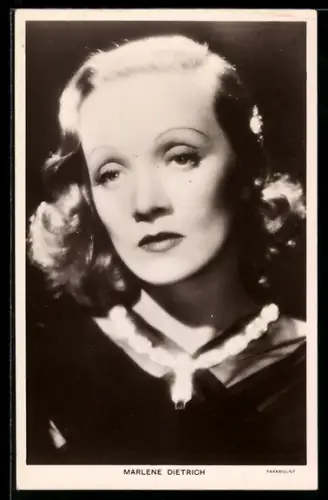 AK Schauspielerin Marlene Dietrich im Porträt