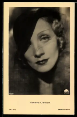 AK Schauspielerin Marlene Dietrich mit schwarzem Hut