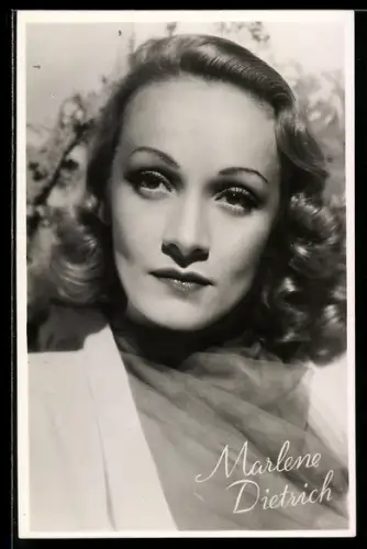 AK Schauspielerin Marlene Dietrich im Portrait