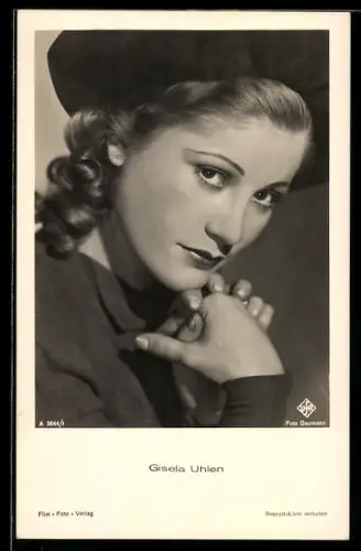 AK Schauspieler Gisela Uhlen mit Hut portraitiert