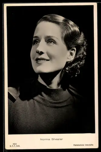 AK Schauspielerin Norma Shearer mit gewelltem Haar