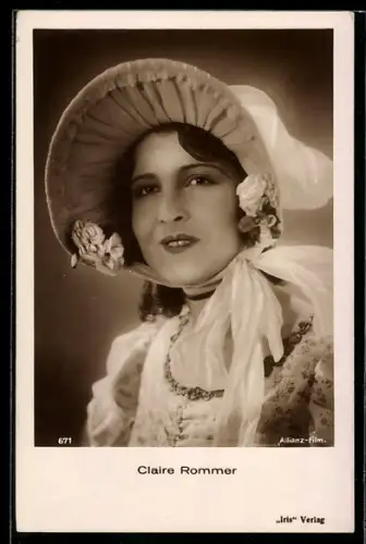 AK Schauspielerin Claire Rommer mit Blumenhut