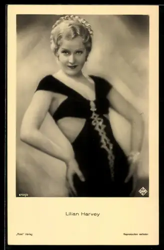 AK Schauspielerin Lilian Harvey in schwarzen Abenkleid mit gewagten Dekolltée