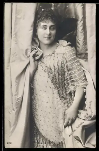 AK Schauspielerin Stella Hohenfels in elegantem Kleid