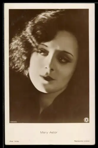 AK Schauspielerin Mary Astor blickt zur Seite