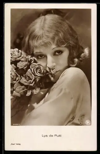 AK Schauspielerin Lya de Putti mit Blumenstrauss