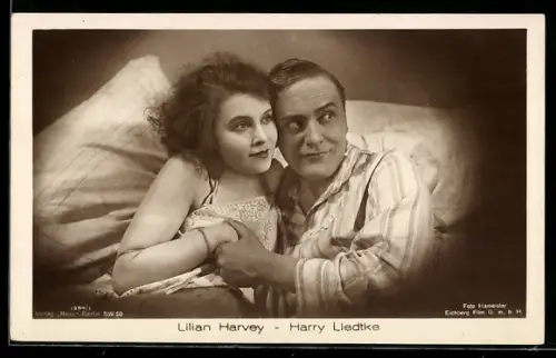 AK Schauspielerin Lilian Harvey im Bett mit Schauspieler Harry Liedtke