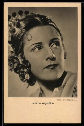 AK Schauspielerin Imnperio Argentina zur Seite blickend