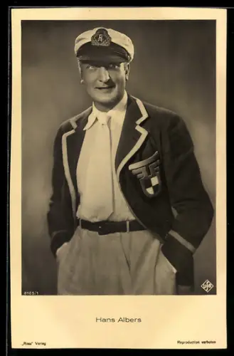 AK Hans Albers mit Kapitänsmütze, Portrait