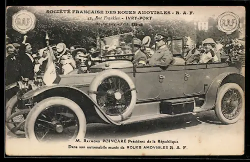 AK M. Raymond Poincaré, Président de la République, dans son automobile munie de Roues Amovibles R.A.F.