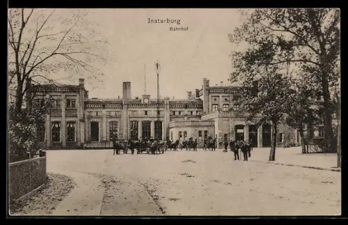 AK Insterburg, Bahnhof vom Vorplatz aus