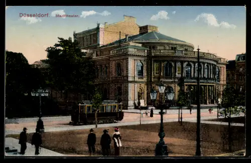 AK Düsseldorf, Strassenbahn am Stadttheater