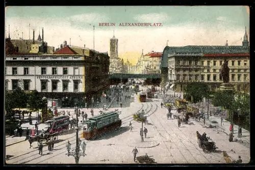 AK Berlin, Gesamtansicht vom Alexanderplatz, Strassenbahnen