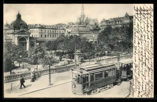 AK Wiesbaden, Strassenbahn passiert den Kochbrunnen