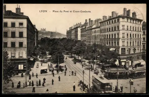 AK Lyon, Cours Gambetta et place du Pont, Strassenbahn
