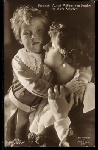 AK Prinzessin August Wilhelm von Preussen mit ihrem Sohn