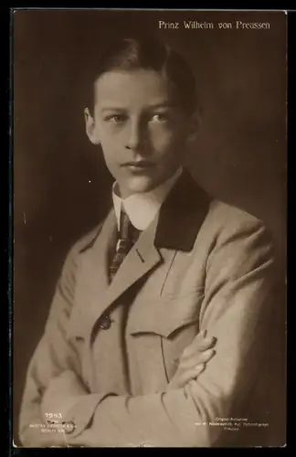 AK Prinz Wilhelm von Preussen im Anzug mit Schlips und verschränkten Armen, Brustbild
