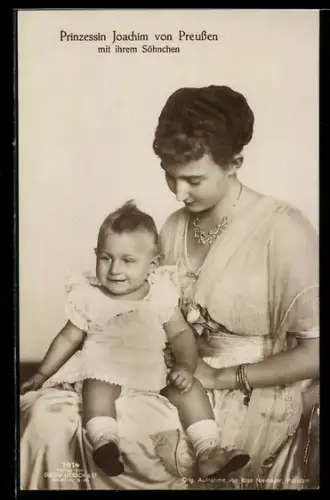 AK Prinzessin Joachim von Preussen mit Söhnchen Prinz Karl Franz Joseph