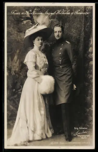 AK Prinz und Prinzessin August Wilhelm von Preussen in Uniform
