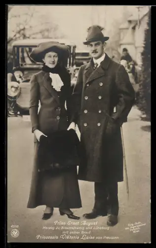 AK Prinz Ernst August von Braunschweig mit seiner Frau Prinzessin Viktoria Luise von Preussen
