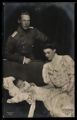 AK Kronprinz Wilhelm von Preussen mit Gemahlin & Kind