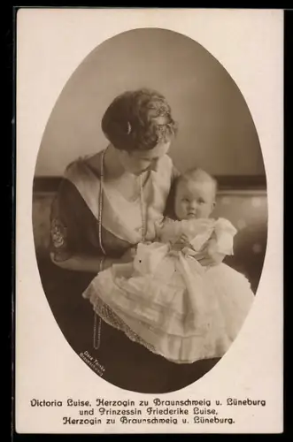AK Victoria Louise Herzogin von Braunschweig mit ihrer Tochter Prinzessin Frederike Luise