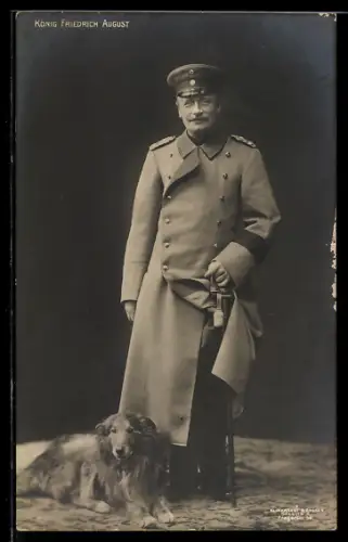 AK König Friedrich August von Sachsen in Uniform mit Säbel und Hund