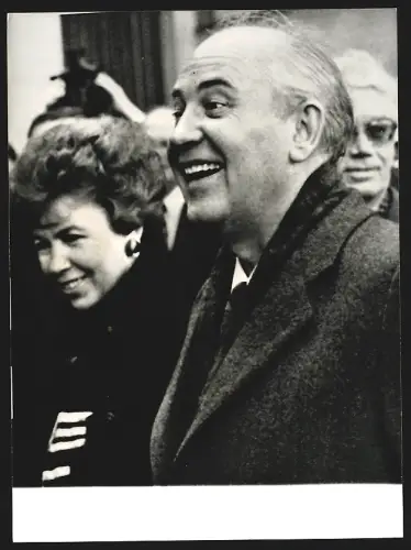 Fotografie Michail Gorbatschow und seine Frau Raissa während eines Staatsbesuchs in Jugoslawien 1988