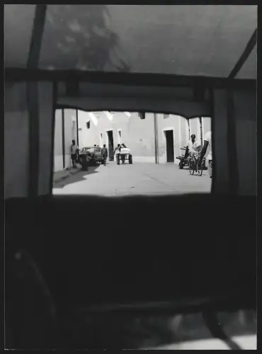 Fotografie Hermann Engel, Köln-Klettenberg, Weisshausstr. 36, Strassenblick aus einer Rikscha