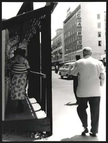 Fotografie Hermann Engel, Köln-Klettenberg, Weisshausstr. 36, Ansicht Johannesburg, Überdachter Fussgängerweg, CABS