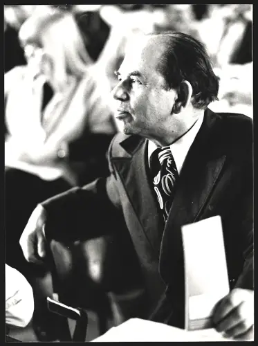 Fotografie Manfred Scholz, Essen, Hopfenstr. 9, Prof. Todor Oiserman im Porträt, Grossformat 25 x 18cm