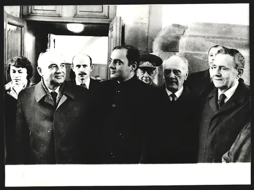 Fotografie Indischer Ministerpräsident Rajiv Ghandi mit Michail Gorbatschow und Andrej Gromyko 1985