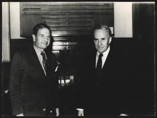 Fotografie Präsident der Manhattan Bank D. Rockefeller mit sowjetischem Premierminister Alexei Ksygin in Moskau 1975