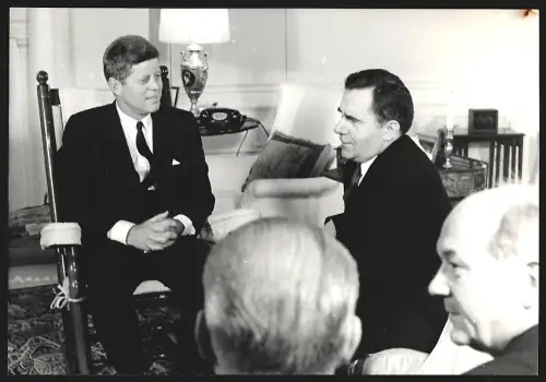 Fotografie Sowjetischer Aussenminister Gromyko mit US-Präsident John F. Kennedy in Washington