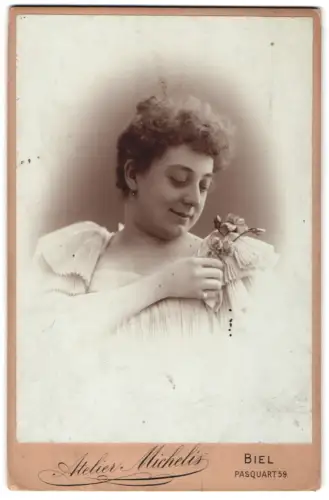 Fotografie Atelier Michelis, Biel, Pasquart 59, Anna im Jahr 1899
