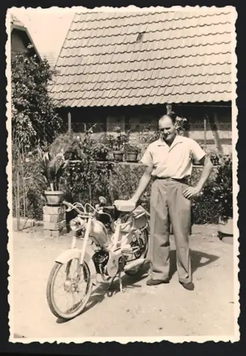 Fotografie Motorrad / Mofa Selco, älterer Mann nebst LKrad