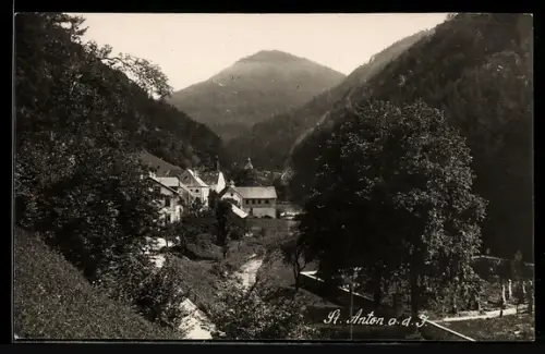 AK St. Anton a. d. J., Talansicht mit Ort und Kirche