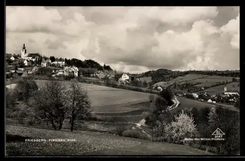 AK Friedberg /Pinggau, Panorama mit Ort und Kirche
