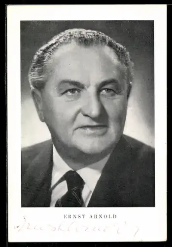 AK Schauspieler Ernst Arnold im Porträt, Autograph