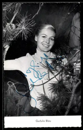 AK Schauspielerin Gudula Blau im Farbfilm Die Heilige und ihr Narr, Autograph