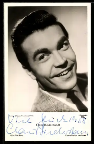 AK Schauspieler Claus Biederstaedt mit charmantem Lächeln, Autograph