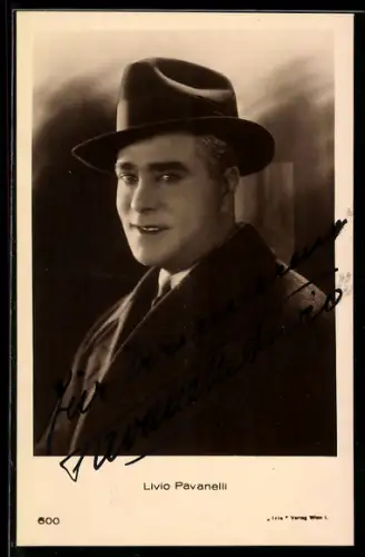 AK Schauspieler Livio Pavanello mit Hut, Autograph