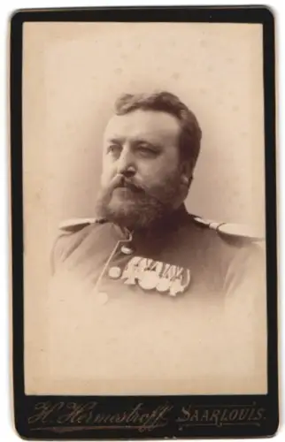 Fotografie H. Hermestroff, Saarlouis, Silberherzstrasse 11, Offizier Eckes in Uniform m. grosser Ordensspange, EK II 1870