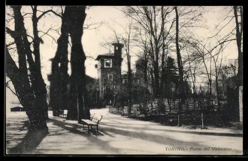 AK Torino, Parco del Valentino con alberi e panchina