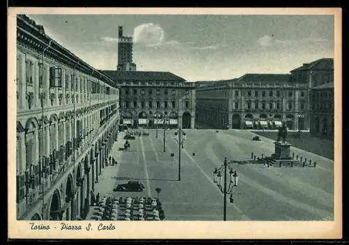 AK Torino, Piazza S. Carlo, vista della statua e degli edifici circostanti