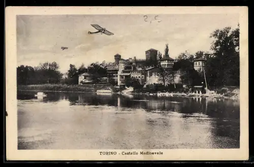 AK Torino, Castello Medioevale con aeroplani sul fiume